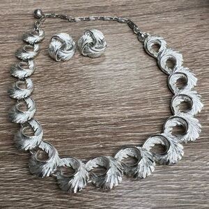 LIsner 70s designer vintage chocker set